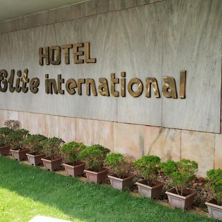 Hotel Elite International Thrissur Buitenkant foto